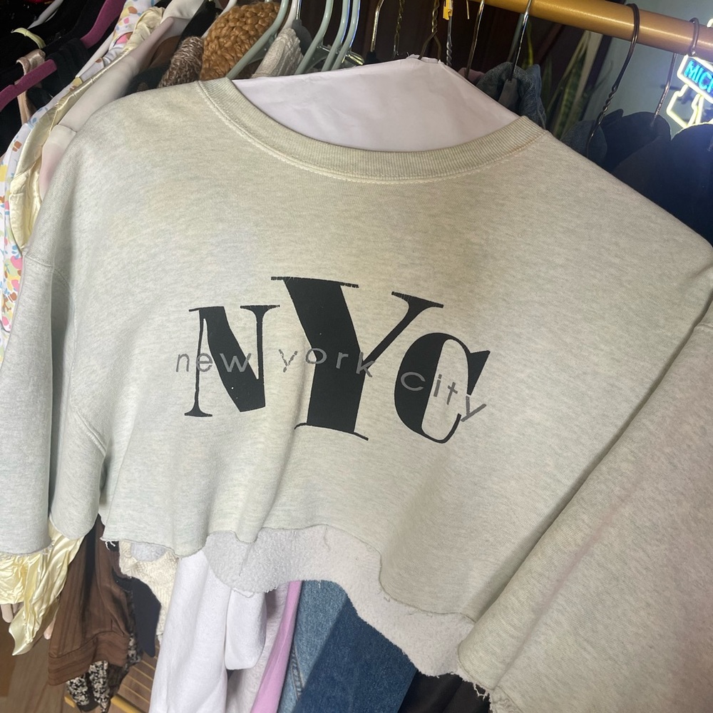 Vintage cropped NYC sweatshirt